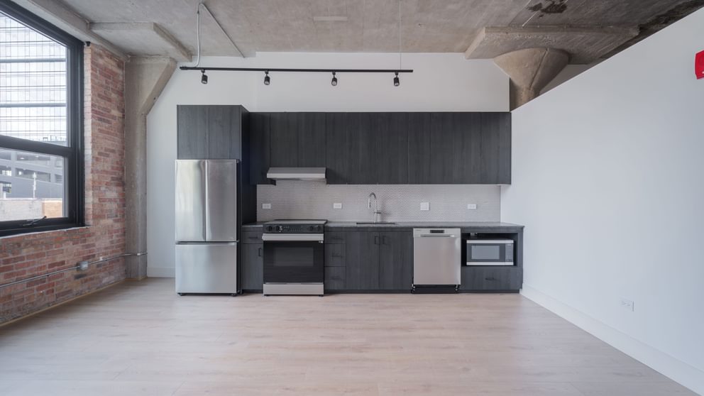 871 Unit202 Kitchen