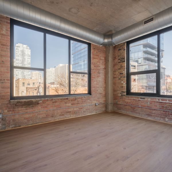 871 Unit204 Living