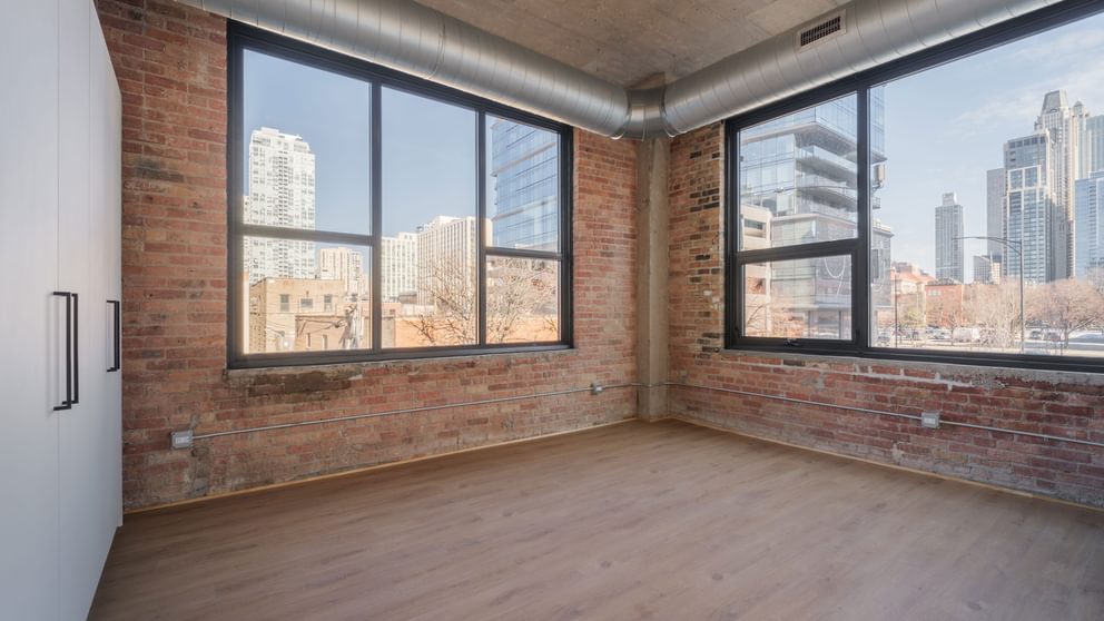 871 Unit204 Living